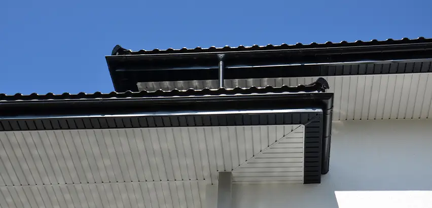 Roof Overhang Repair in Gurnee